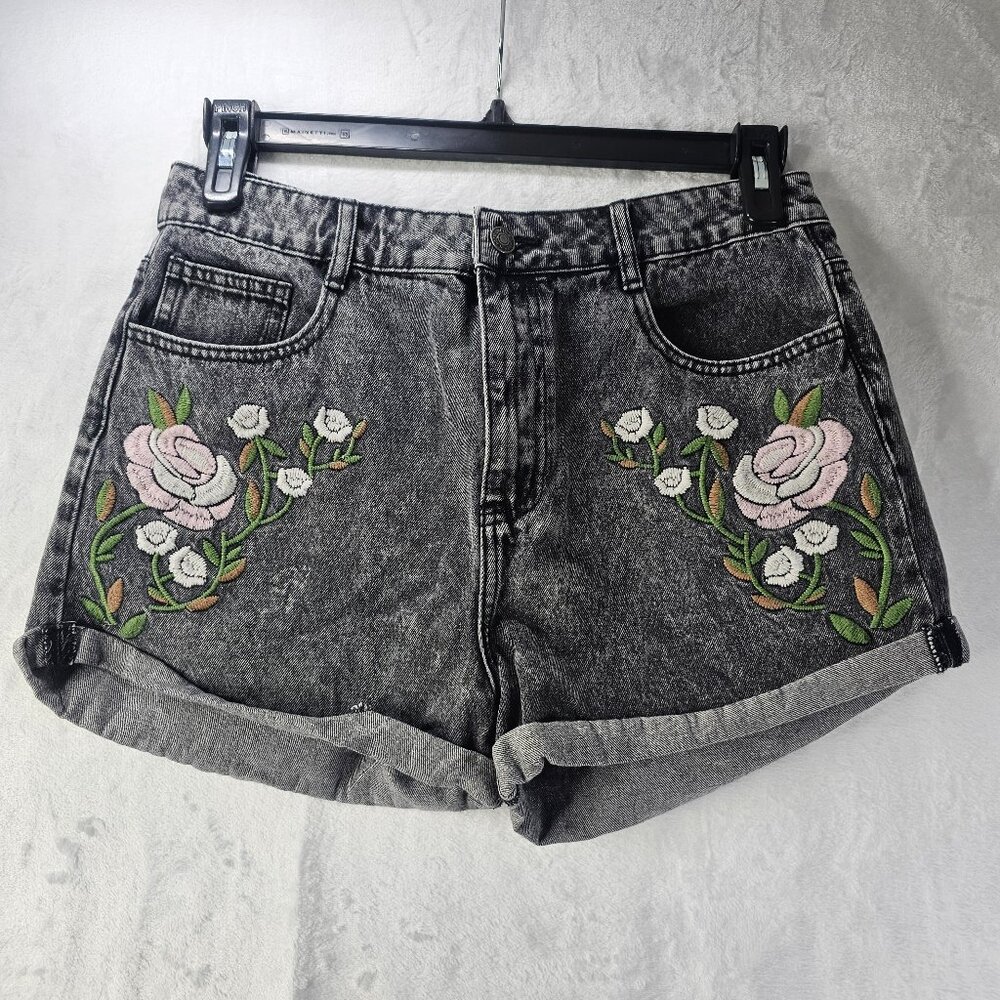 Forever 21 Women Jean Charcoal Black Short Denim Floral Embroidered Size 30